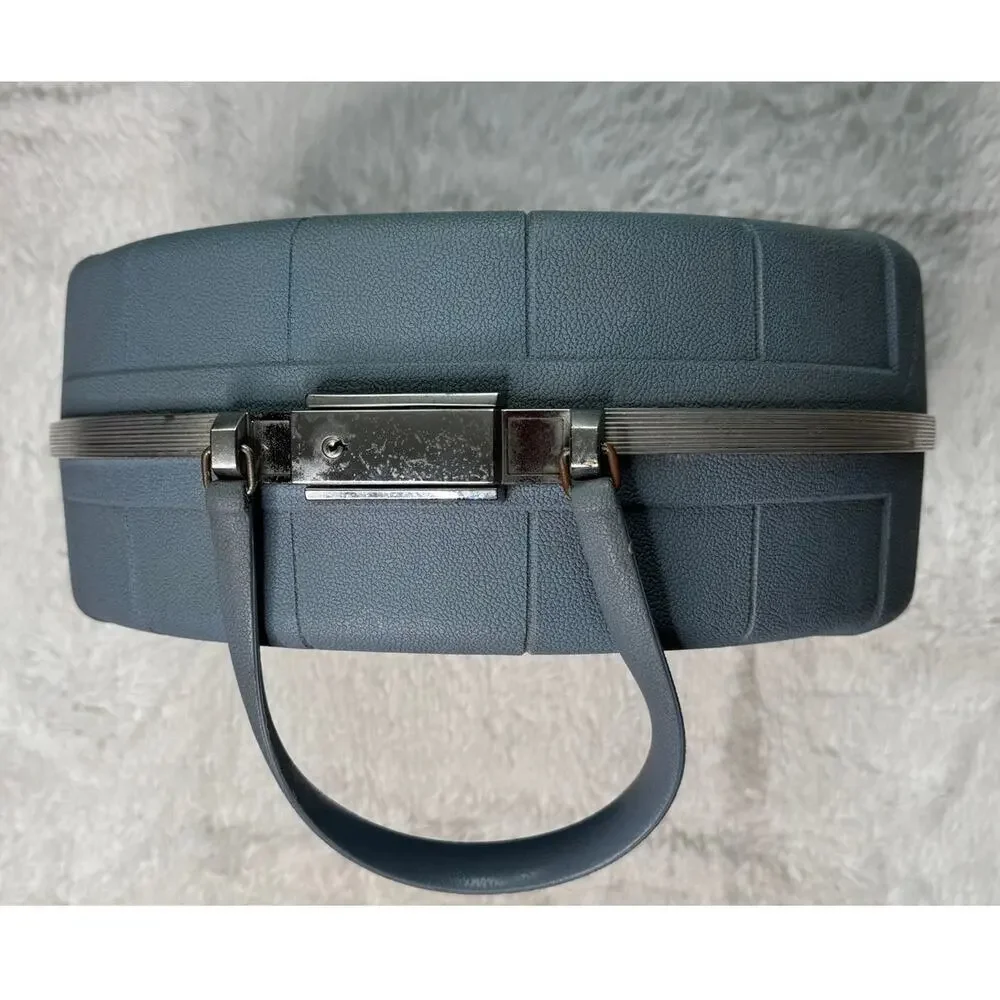 1960s Starflite Blue Round Train Case Vanity Makeup Travel Bag Key